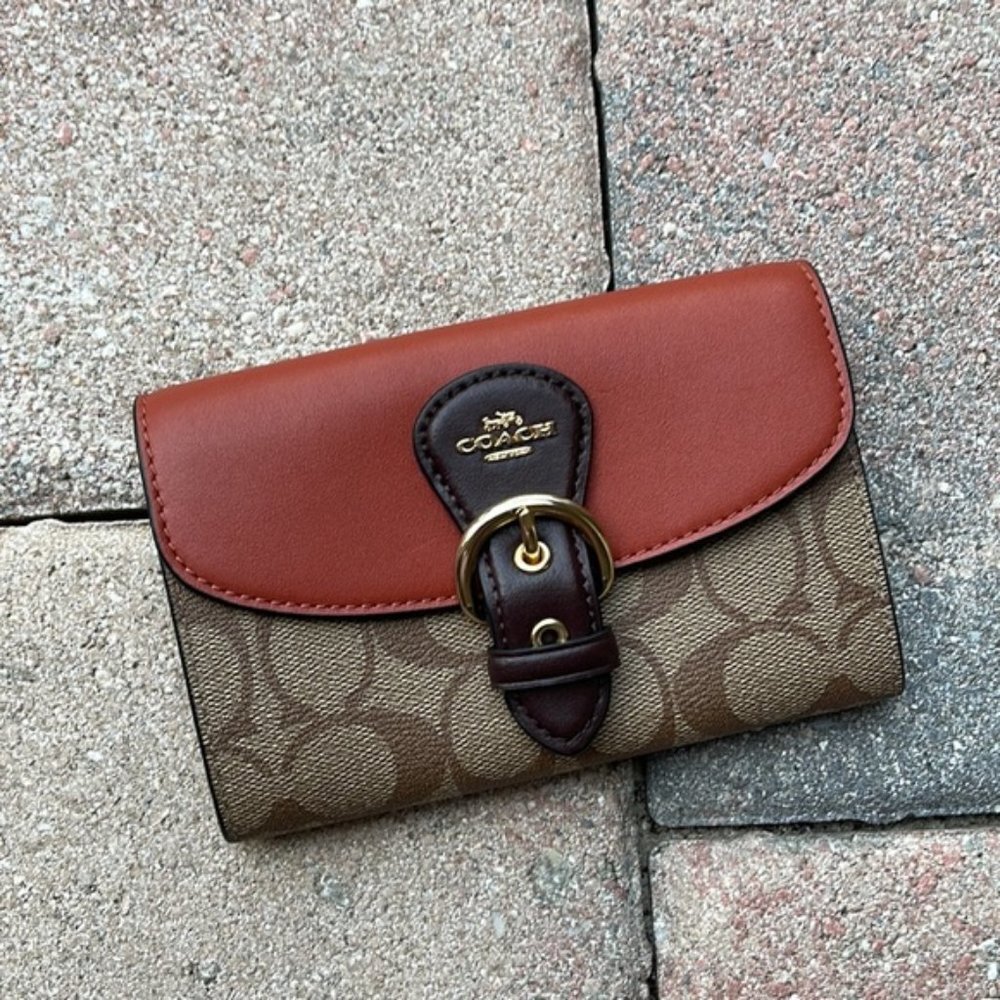 Coach Kleo Wallet In Signature Canvas Khaki Multi